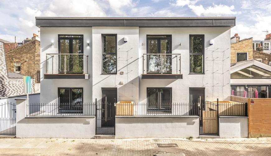 Sleek Modern Wimbledon Home Londen Buitenkant foto