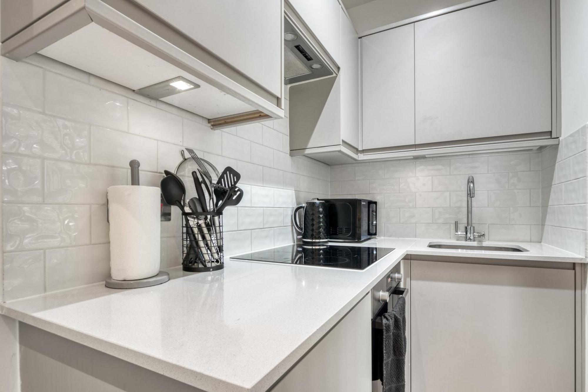 Sleek Modern Wimbledon Home Londen Buitenkant foto