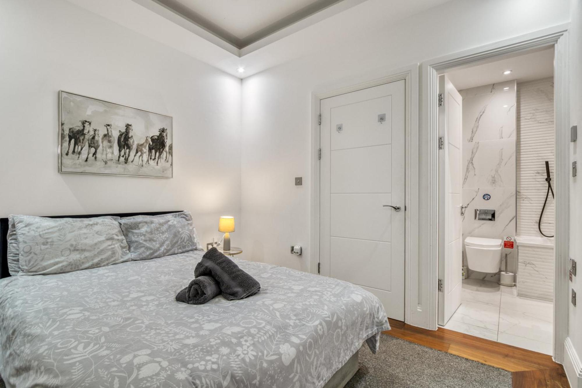 Sleek Modern Wimbledon Home Londen Buitenkant foto