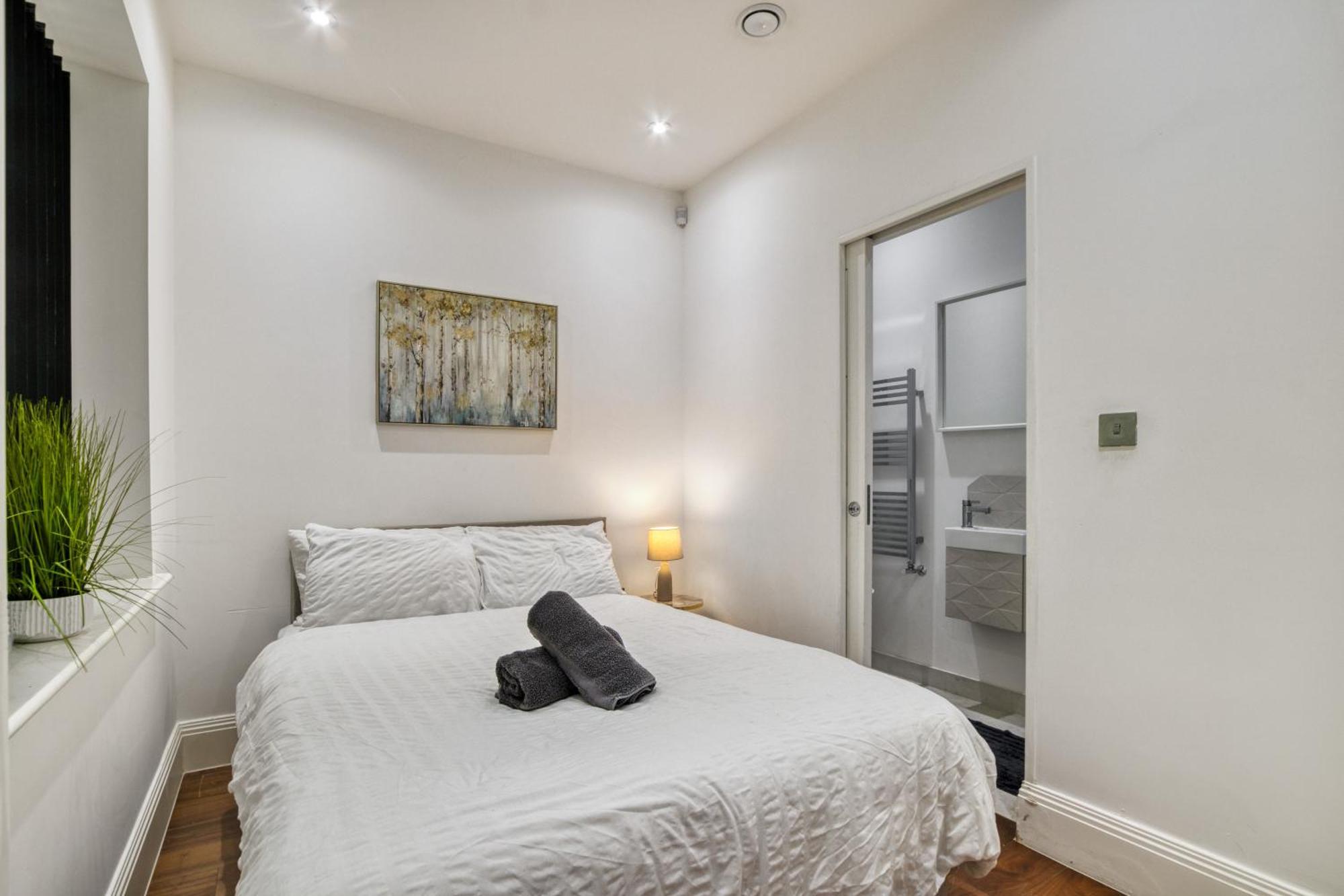Sleek Modern Wimbledon Home Londen Buitenkant foto