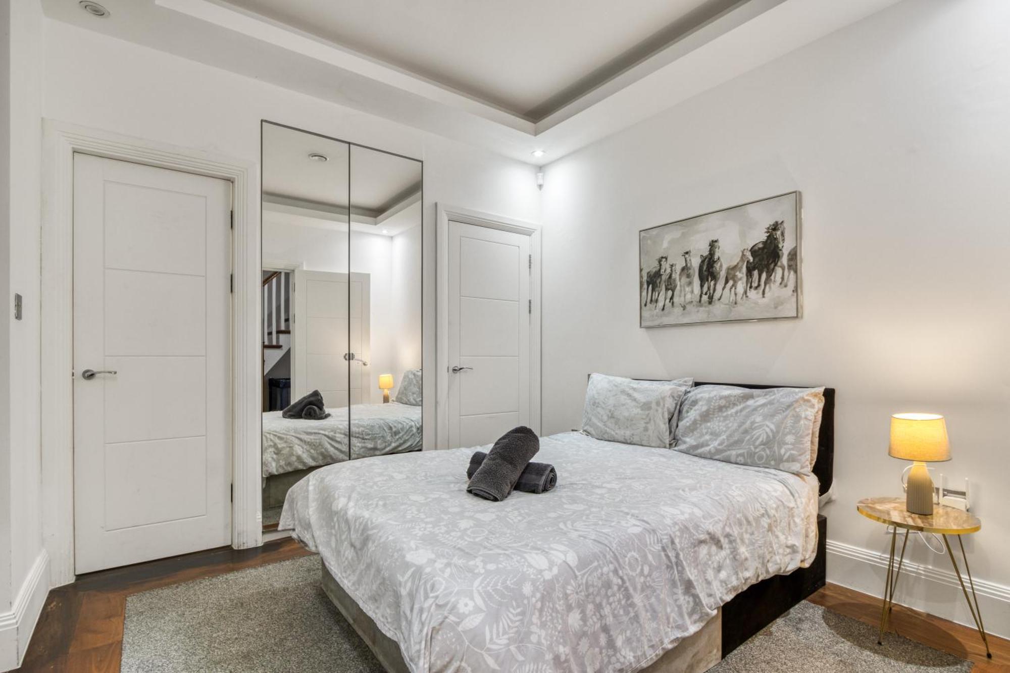 Sleek Modern Wimbledon Home Londen Buitenkant foto