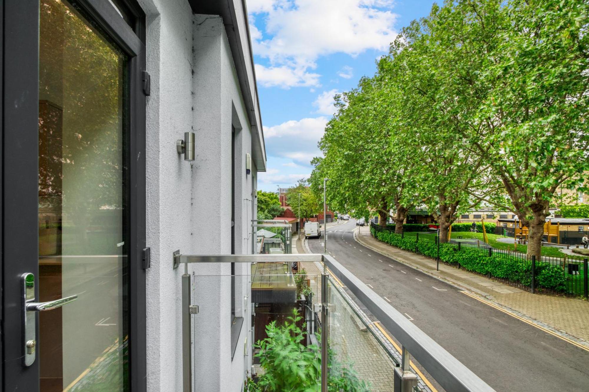 Sleek Modern Wimbledon Home Londen Buitenkant foto